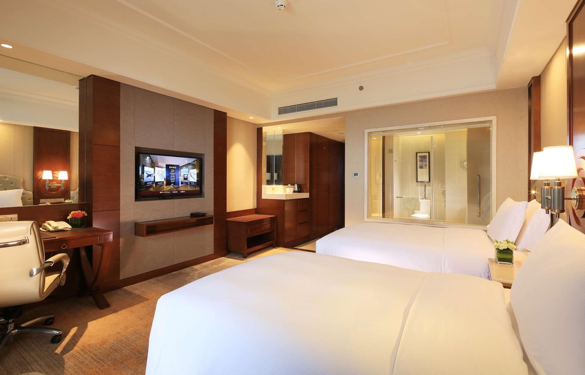 Hilton Qingdao Golden Beach - Beer Halls Exterior foto