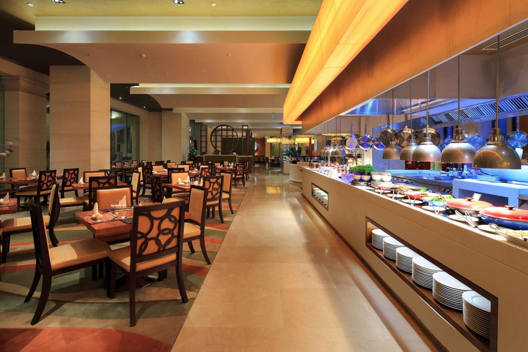 Hilton Qingdao Golden Beach - Beer Halls Exterior foto
